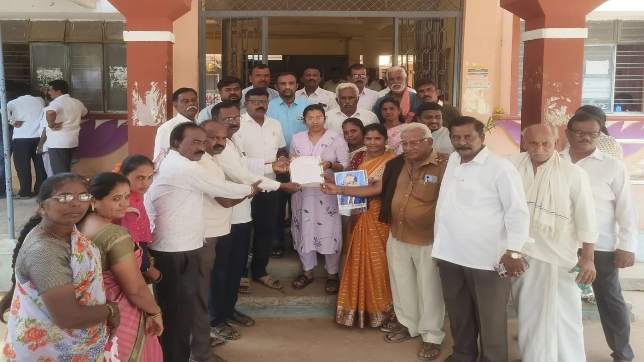 ಮಹರ್ಷಿ ವಾಲ್ಮೀಕಿ ನಾಯಕ ಸಮಾಜದಿಂದ ಪ್ರತಿಭಟನೆ: ಎಸ್ಸಿ ಎಸ್ಟಿ ಹೆಚ್ಚಿನ ಮೀಸಲಾತಿ ಜಾರಿಗೆ ಆಗ್ರಹ