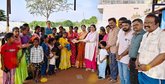 ಹುಟ್ಟುಹಬ್ಬ ಆಚರಣೆ: ಮೀನುಗಾರಿಕೆ ಮಹಿಳೆಯರಿಗೆ ಸೀರೆ ವಿತರಣೆ