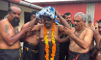 ಶಬರಿಮಲೆ ಯಾತ್ರೆ ಕೈಗೊಂಡ ಕೇಂದ್ರ ಸಚಿವ  ಹೆಚ್.ಡಿ.ಕುಮಾರಸ್ವಾಮಿ