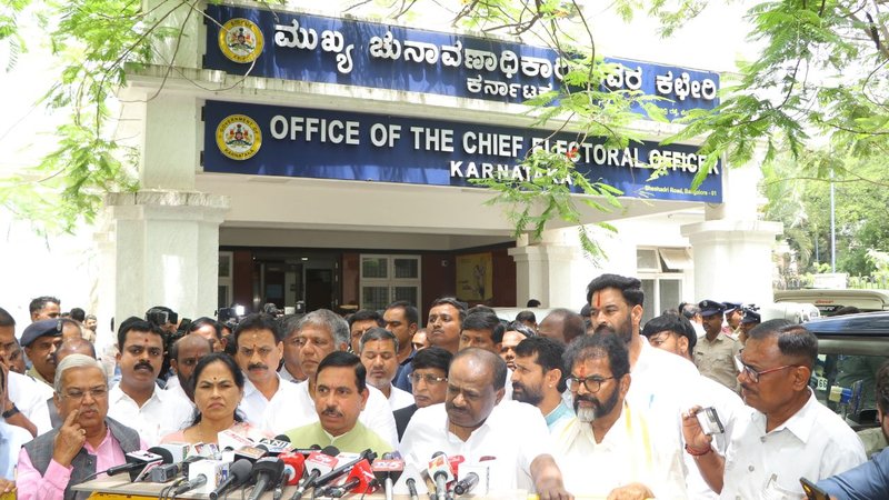 HD Kumaraswamy (24)