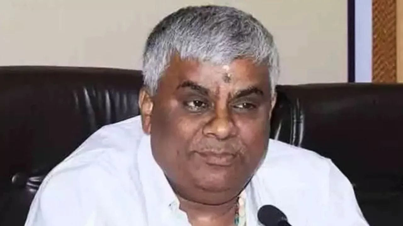 MLA HD Revanna: ಲೈಂಗಿಕ ದೌರ್ಜನ್ಯ ಪ್ರಕರಣದಲ್ಲಿ ಎಚ್‌.ಡಿ.ರೇವಣ್ಣಗೆ ಬಿಗ್‌ ರಿಲೀಫ್‌; ಕೇಸ್‌ ಕೈಬಿಟ್ಟ ಕೋರ್ಟ್‌