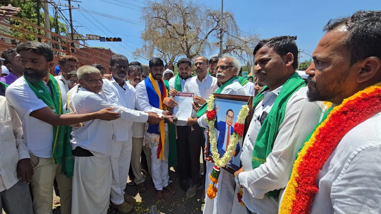 H.N.Valley: 3ನೇ ಹಂತದ ಶುದ್ಧೀಕರಣ, ಶುದ್ಧ ನೀರಿಗೆ ಆಗ್ರಹಿಸಿ ಖಾಲಿ ಕೊಡ ಹಿಡಿದು ಬೀದಿಗಿಳಿದ ಜನತೆ