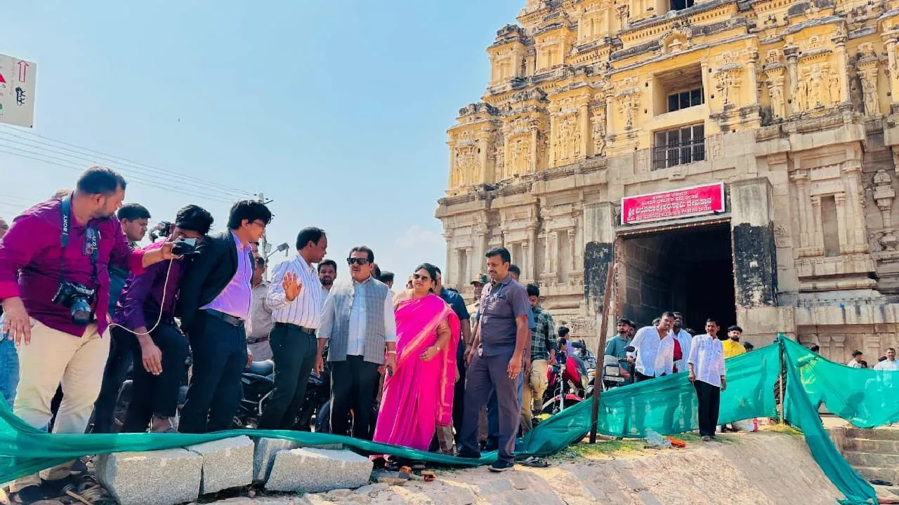 'ಹಂಪಿ ಉತ್ಸವ'ಕ್ಕೆ ದಿನಾಂಕ ಫಿಕ್ಸ್‌; ಸ್ಥಳ ಪರಿಶೀಲಿಸಿದ ಸಚಿವ ಜಮೀರ್ ಅಹ್ಮದ್ ಖಾನ್