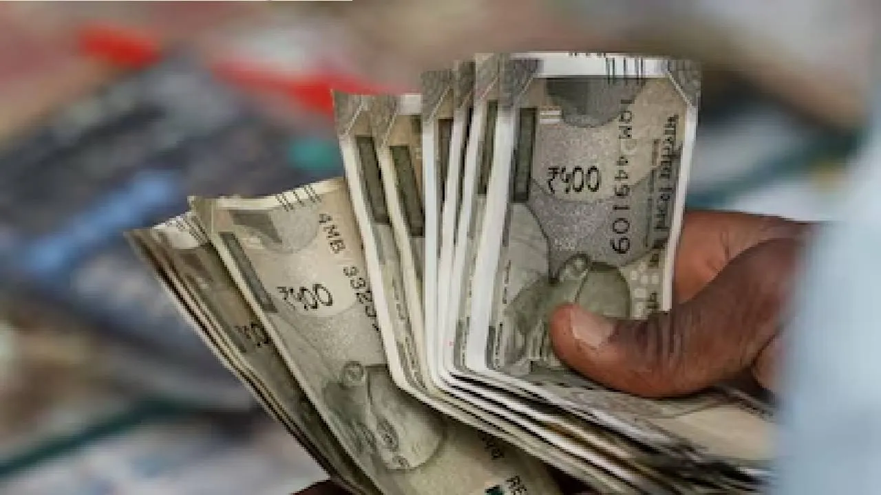 9.34 ರುಪಾಯಿ ಬಾಕಿ ಕೇಳಿದ ಬ್ಯಾಂಕ್‌ಗೆ ಪಾಠ ಕಲಿಸಿದ ರೈತ: 10 ರುಪಾಯಿ ಕಟ್ಟಿ 66 ಪೈಸೆ ವಾಪಸ್ ನೀಡುವಂತೆ ಪಟ್ಟು