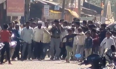 ವಿದ್ಯಾರ್ಥಿನಿಗೆ ಕಿರುಕುಳ; ಶಿಕ್ಷಕನಿಗೆ ಚಪ್ಪಲಿ ಹಾರ ಹಾಕಿ ಮೆರವಣಿಗೆ