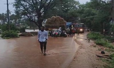 ಹಾವೇರಿಯಲ್ಲಿ ಮುಂಗಾರು ಮಳೆ ಅಬ್ಬರ; ಹಲವಡೆ ಸಂಚಾರಕ್ಕೆ ಅಡ್ಡಿ