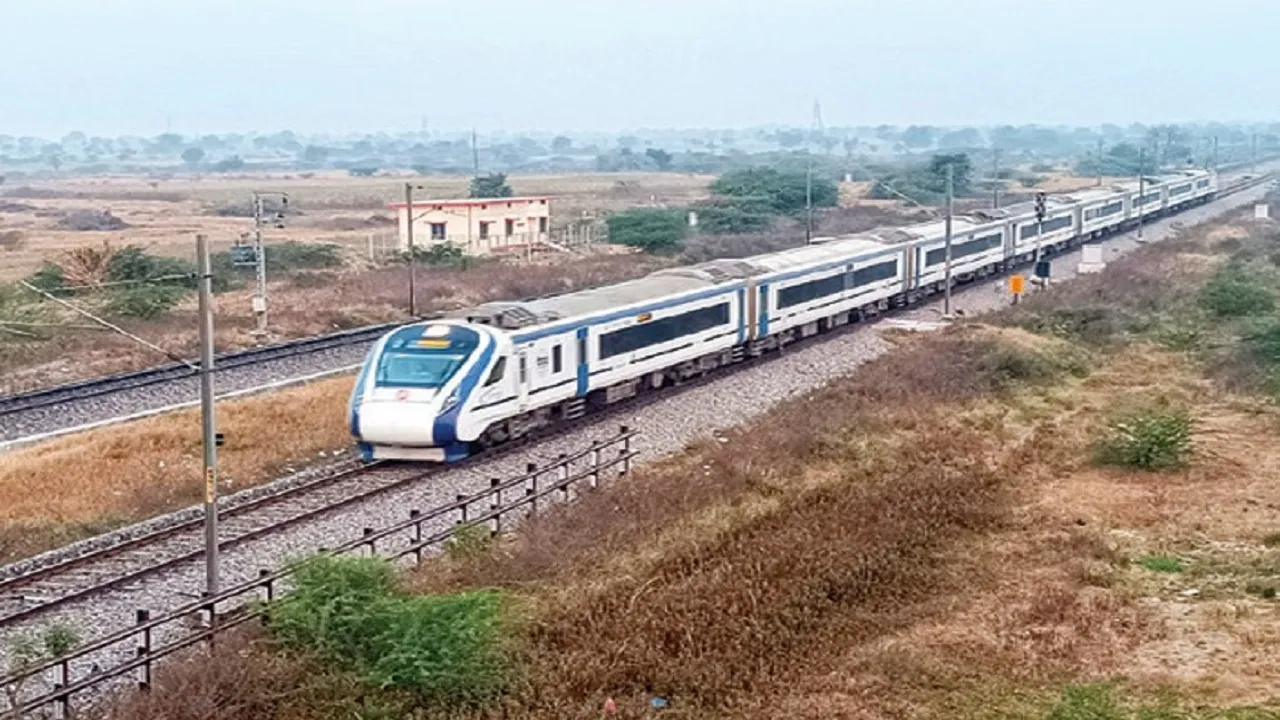 Vande Bharat: ತೊಗರಿನಾಡಿಗೆ ಜೀವನಾಡಿಯಾದ ವಂದೇ ಭಾರತ್