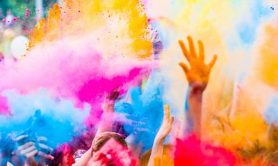 ಎಲ್ಲೆಡೆ ಹೋಳಿ ಪಾರ್ಟಿಯ ಸಂಭ್ರಮ