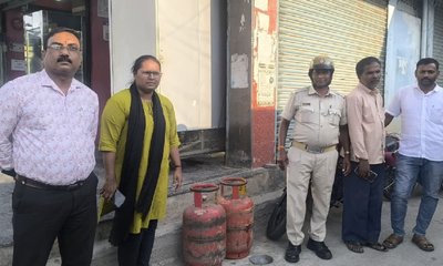 ಹೋಟೆಲ್‌ಗಳ ಮೇಲೆ ಅಧಿಕಾರಿಗಳ ದಿಢೀರ್ ದಾಳಿ