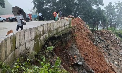 ಗುಡ್ಡ ಕುಸಿತ ಹಿನ್ನೆಲೆ ಹುಲಿಕಲ್‌ ಘಾಟ್‌ ರಸ್ತೆಯಲ್ಲಿ ವಾಹನ ಸಂಚಾರ ನಿಷೇಧ
