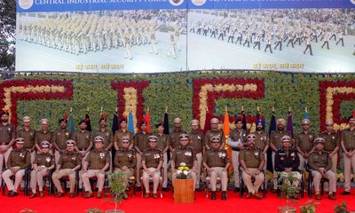 ಸಿಐಎಸ್ ಎಫ್ ಸಿಬ್ಬಂದಿಗೆ ಪದಕ ಪ್ರಧಾನ