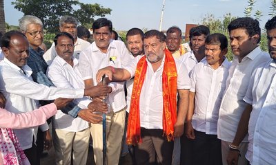ರಸ್ತೆ ಮತ್ತು ಶಾಲಾ ಕಟ್ಟಡಗಳಿಗೆ ಶಾಸಕರಿಂದ ಚಾಲನೆ