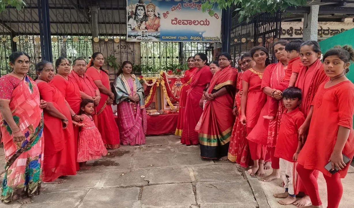 Shidlaghatta News: ಶಿಡ್ಲಘಟ್ಟದಲ್ಲಿ ಸುಭಿಕ್ಷಕ್ಕಾಗಿ ಮರವತ್ತೂರು ಅಮ್ಮನವರಿಗೆ ವಿಶೇಷ ಪೂಜಾ ಕೈಂಕರ್ಯ