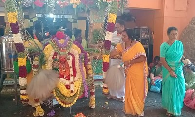 ಮಿಣಕನಗುರ್ಗಿ ಶ್ರೀ ಮಹೇಶ್ವರಿ ಅಮ್ಮನವರಿಗೆ ವಿಶೇಷ ದೀಪಾರಾಧನೆ