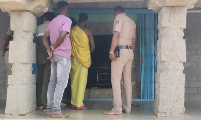 ಹುಂಡಿ ಒಡೆದು 50 ಸಾವಿರಕ್ಕೂ ಅಧಿಕ ಹಣ ಕಳವು
