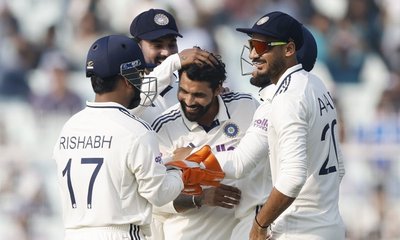 ‌IND vs SA: ರವೀಂದ್ರ ಜಡೇಜಾ ಸ್ಪಿನ್‌ ಮೋಡಿಗೆ ಹರಿಣ ಪಡೆ ತತ್ತರ!