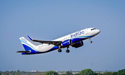 ವಿಮಾನ ನಿಲ್ದಾಣದಲ್ಲಿ ಪ್ರಯಾಣಿಕ, ಸಿಬ್ಬಂದಿ ನಡುವೆ ಜಗಳ