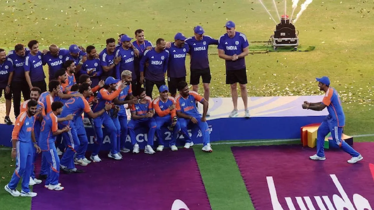 Varun Chakravarthy: ಟ್ರೋಫಿ ಇಲ್ಲದೆ ಭಾರತದ ಏಷ್ಯಾ ಕಪ್ ಆಚರಣೆಯ ಹಿಂದಿರುವ ಮಾಸ್ಟರ್‌ ಮೈಂಡ್‌ ಯಾರು?