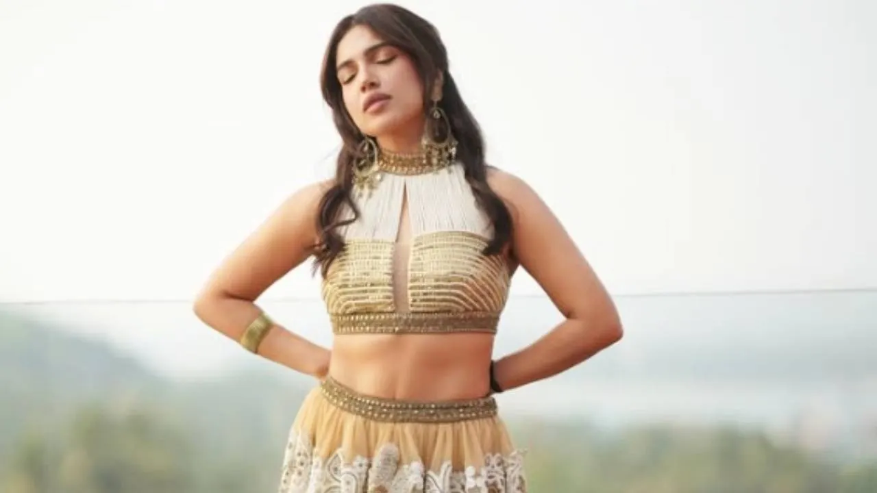 Star Fashion Review 2026: ಇಂಡೋ –ವೆಸ್ಟರ್ನ್‌ ಲೆಹೆಂಗಾಗೆ ಸೈ ಎಂದ ಭೂಮಿ ಪಡ್ನೆಕರ್‌ - Image 3