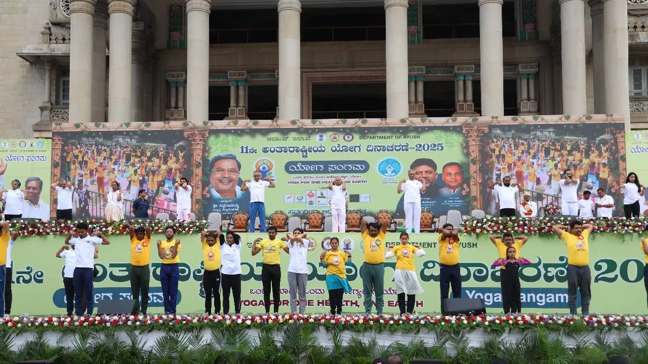 International Yoga Day: ಜಿಲ್ಲಾಸ್ಪತ್ರೆ, ಆರೋಗ್ಯ ಕೇಂದ್ರಗಳಲ್ಲಿ ʼಯೋಗ ಮಂದಿರʼ ಸ್ಥಾಪನೆ: ದಿನೇಶ್ ಗುಂಡೂರಾವ್