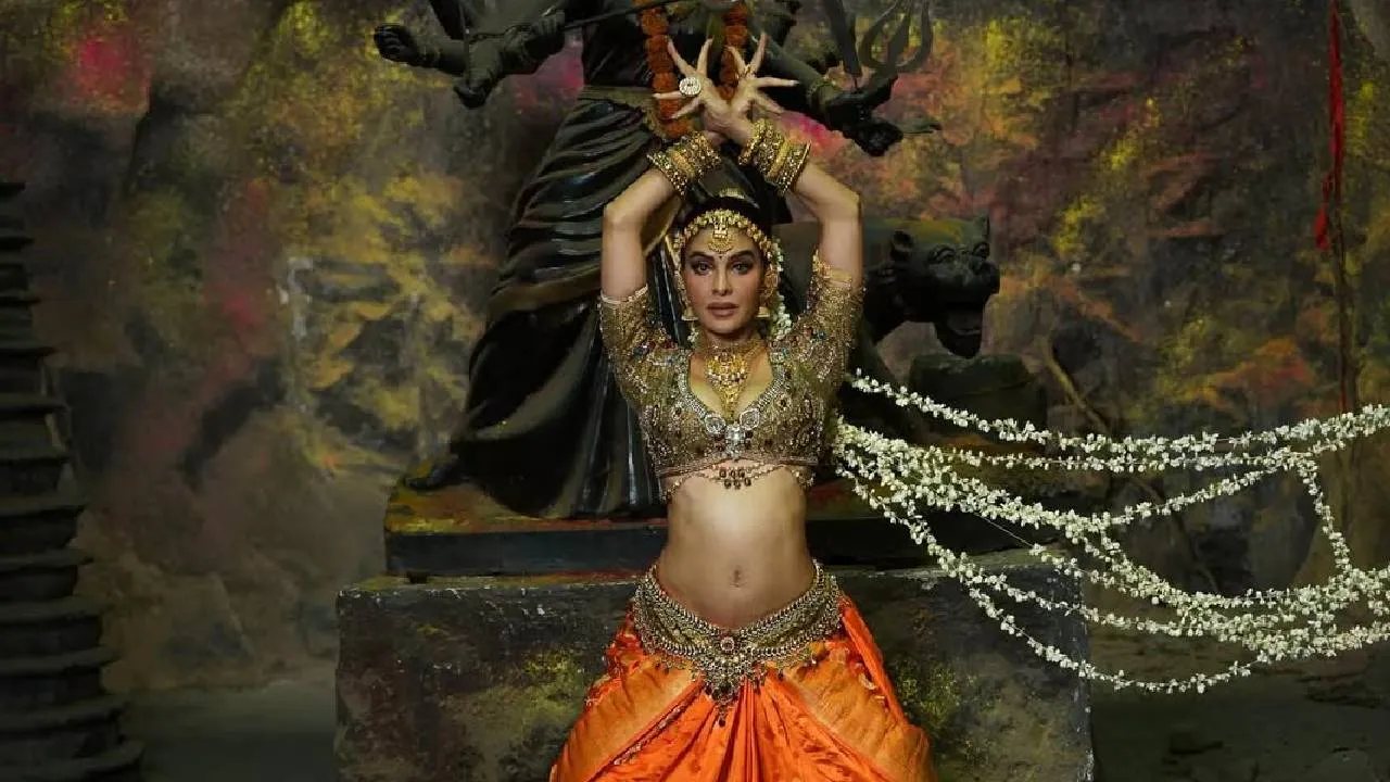 Jacqueline Fernandez: 'ದಮ್ ದಮ್’ ಮ್ಯೂಸಿಕ್ ವಿಡಿಯೊದಲ್ಲಿ ಜಾಕ್ವೆಲಿನ್‌ ಫರ್ನಾಂಡೀಸ್‌ ಮಸ್ತ್  ಡ್ಯಾನ್ಸ್ - Image 2