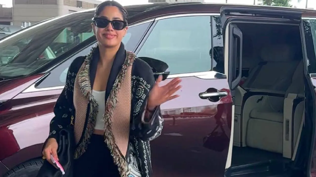 Janhvi Kapoor: ನಟಿ ಜಾನ್ವಿ ಕಪೂರ್ ಬೋಲ್ಡ್ ಲುಕ್ ಗೆ ಪಡ್ಡೆ ಹುಡುಗರು ಫಿದಾ - Image 1