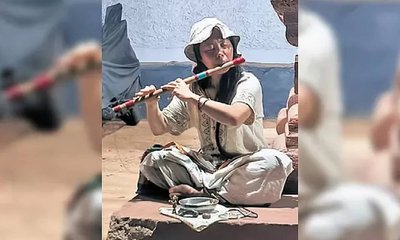 ಕೃಷ್ಣ ವಿಗ್ರಹ ಇಟ್ಟು ಕೊಳಲು ನುಡಿಸಿದ ಜಪಾನ್‌ ಮಹಿಳೆ