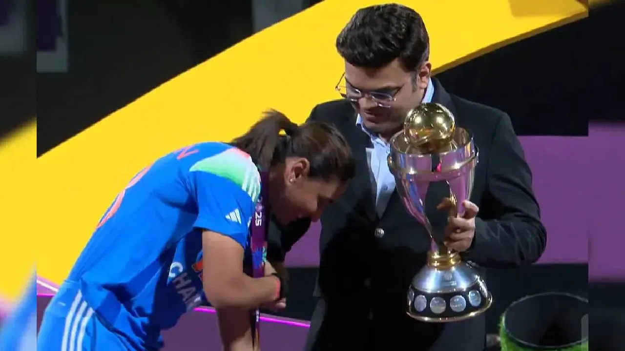 Harmanpreet Kaur: ಜಯ್ ಶಾ ಪಾದ ಮುಟ್ಟಲು ಪ್ರಯತ್ನಿಸಿದ ಹರ್ಮನ್‌ಪ್ರೀತ್ ಕೌರ್; ಐಸಿಸಿ ಅಧ್ಯಕ್ಷರ ನಡೆಗೆ ಭಾರೀ ಮೆಚ್ಚುಗೆ