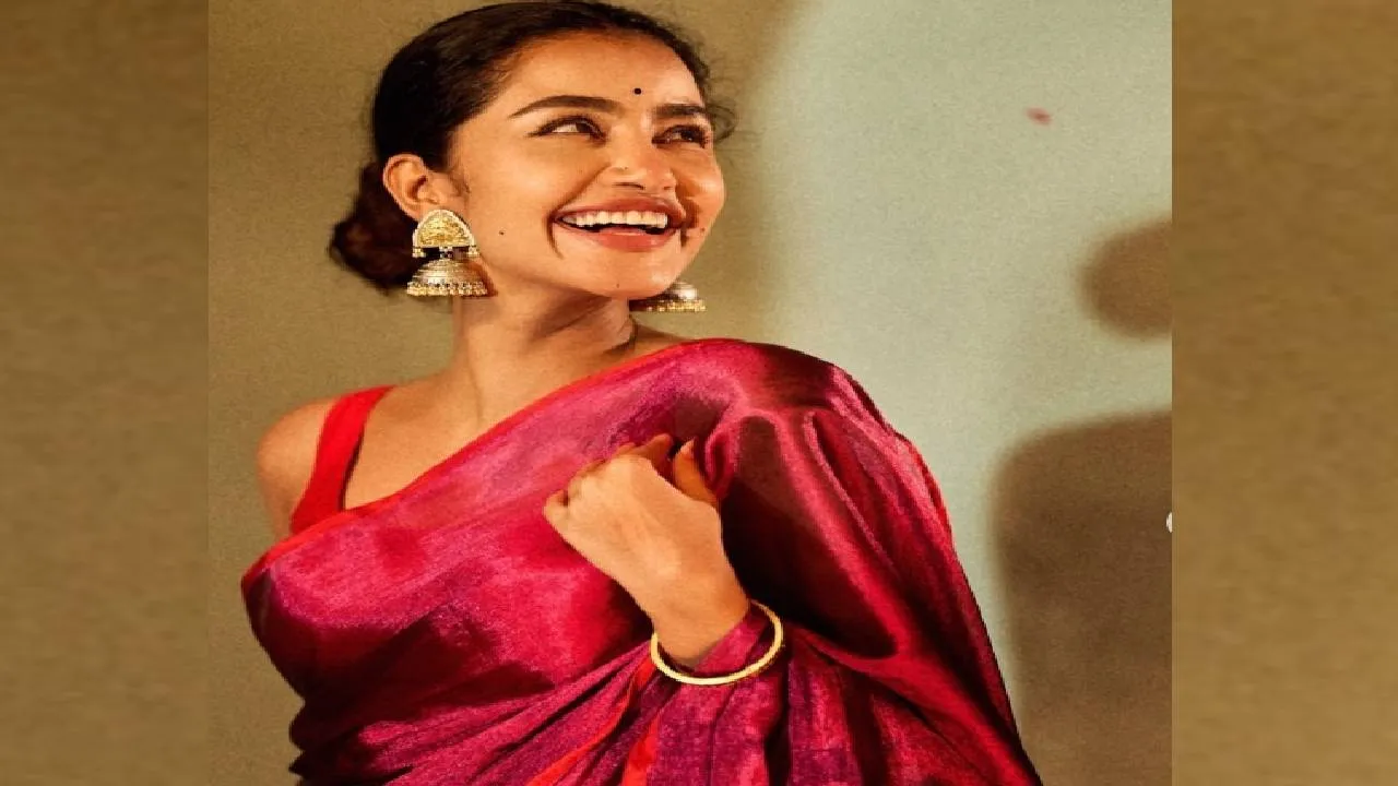 Big Jumka fashion 2026: ಸೆಲೆಬ್ರಿಟಿ ಲುಕ್ ನೀಡುವ ಬಟ್ಟಲಗಲದ ಬಿಗ್ ಜುಮ್ಕಾಗಳು - Image 3