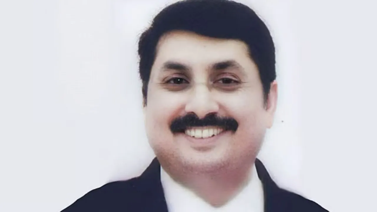 Judges Transfer: ಶಾಸಕ ವಿನಯ್‌ ಕುಲಕರ್ಣಿ ಕೇಸ್‌ ತೀರ್ಪು ಬೆನ್ನಲ್ಲೇ ನ್ಯಾಯಾಧೀಶ ಸಂತೋಷ್‌ ಗಜಾನನ ಭಟ್‌ ವರ್ಗಾವಣೆ!