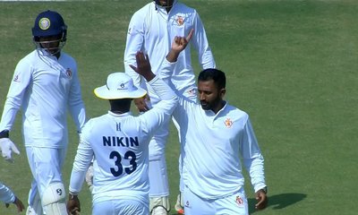 ಮಹಾರಾಷ್ಟ್ರ ಎದುರು ಎರಡನೇ ದಿನ ಪ್ರಾಬಲ್ಯ ಸಾಧಿಸಿದ ಕರ್ನಾಟಕ!