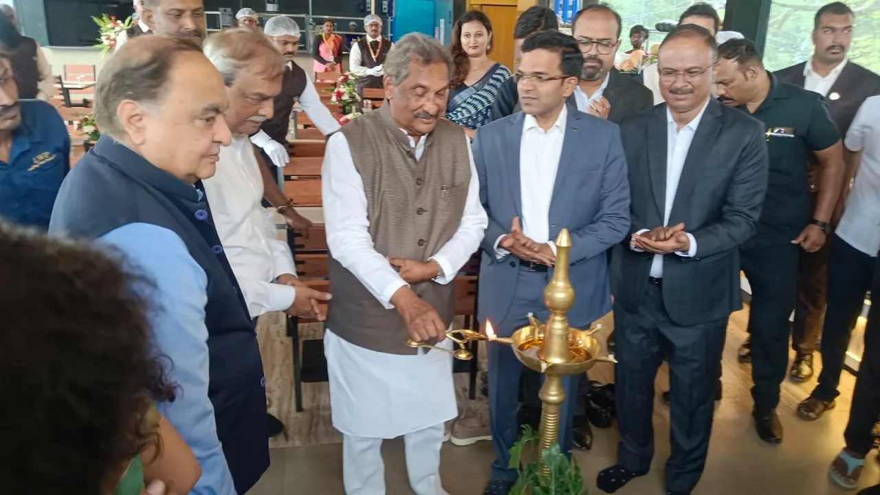 Tourism Minister K.J. George: 'ಮಯೂರ ಸನ್‌ರೈಸ್' ರೆಸ್ಟೋರೆಂಟ್ ಲೋಕಾರ್ಪಣೆಗೊಳಿಸಿದ ನಂತರ ಸಚಿವ ಕೆ.ಜೆ. ಜಾರ್ಜ್ ಭರವಸೆ