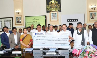 ಕೆಎಸ್‌ಡಿಎಲ್‌ನಿಂದ ಸರ್ಕಾರಕ್ಕೆ ₹135 ಕೋಟಿ ಡಿವಿಡೆಂಡ್ ಚೆಕ್ ಹಸ್ತಾಂತರ