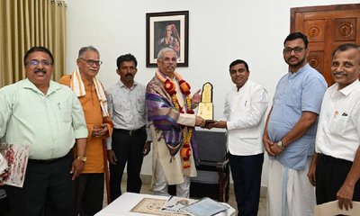 ಮಲಯಾಳಂ ಕಡ್ಡಾಯ; ರಾಜ್ಯ ನಿಯೋಗದಿಂದ ಕೇರಳ ರಾಜ್ಯಪಾಲರ ಭೇಟಿ!