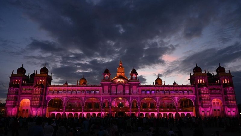 Karnataka landmarks to glow pink (7)