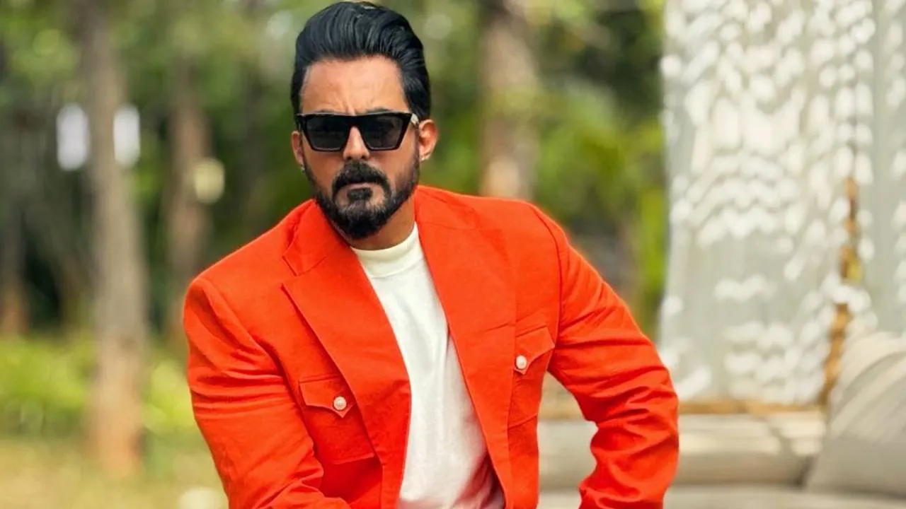Star Fashion 2026: ಆರೆಂಜ್‌ ಬ್ಲೇಜರ್‌ ಸೂಟ್‌ನಲ್ಲಿ ಕಾರ್ತಿಕ್‌ ಜಯರಾಮ್‌ ನಯಾ ಲುಕ್‌ - Image 3