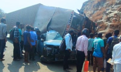 ಕಾರಿನ ಮೇಲೆ ಲಾರಿ ಪಲ್ಟಿಯಾಗಿ ಬಾಲಕ ಸಾವು, 3 ಮಂದಿಗೆ ಗಾಯ