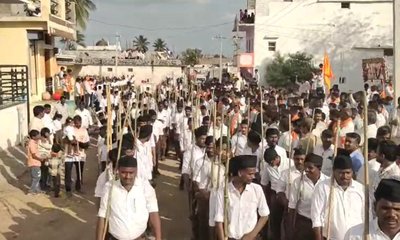 ಕೆಂಭಾವಿಯಲ್ಲಿ ಆರ್‌ಎಸ್‌ಎಸ್‌ ಪಥ ಸಂಚಲನ ಯಶಸ್ವಿ