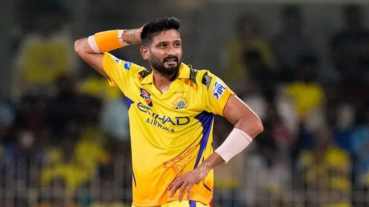 Khaleel Ahmed: ಚೆನ್ನೈ ಸೂಪರ್‌ ಕಿಂಗ್ಸ್‌ಗೆ ಆಘಾತ, ಸ್ಟಾರ್‌ ವೇಗಿ ಐಪಿಎಲ್‌ ಟೂರ್ನಿಯಿಂದ ಔಟ್‌!