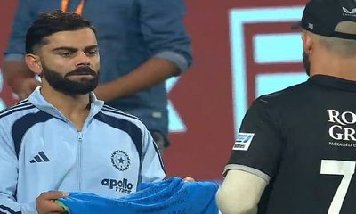 ಡ್ಯಾರಿಲ್ ಮಿಚೆಲ್‌ಗೆ ವಿಶೇಷ ಉಡುಗೊರೆ ನೀಡಿದ ವಿರಾಟ್‌ ಕೊಹ್ಲಿ