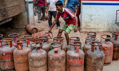 ಎಲ್‌ಪಿಜಿ ಗ್ಯಾಸ್‌ ಕೊರತೆ; ಅಗತ್ಯ ಸರಕುಗಳ ಕಾಯ್ದೆ ಜಾರಿಗೊಳಿಸಿದ ಕೇಂದ್ರ
