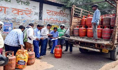 ಎಲ್‌ಪಿಜಿ ಸಿಲಿಂಡರ್‌ ಕೊರತೆ; ಪ್ರಧಾನಿ ಮೋದಿ ನೇತೃತ್ವದಲ್ಲಿ ಸಭೆ