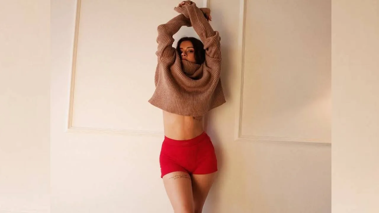 Star Fashion Review 2026: ಸೀಸನ್‌ಗೆ ವಿರುದ್ಧವಾದ ಕ್ರಾಪ್‌ ಸ್ವೆಟರ್‌ ಧರಿಸಿದ ಅವನೀತ್‌ - Image 4