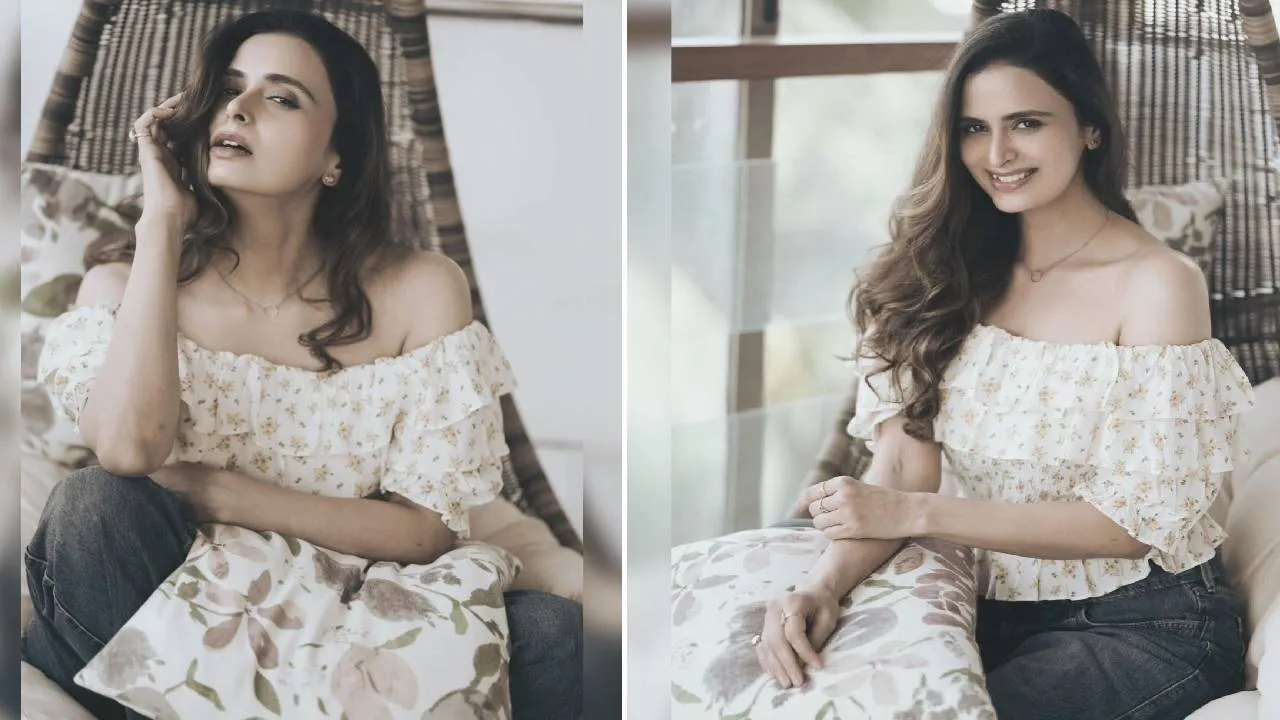Season Fashion 2026: ಸೀಸನ್‌ ಮುಗಿದರೂ ಮರೆಯಾಗದ ರಫಲ್ಡ್ ಆಫ್‌ ಶೋಲ್ಡರ್‌ ಟಾಪ್‌ ಫ್ಯಾಷನ್‌ - Image 3