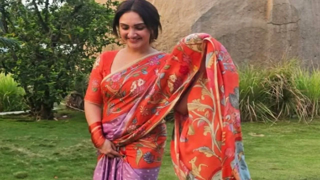 Saree Fashion 2026: ಮಾನಿನಿಯರ ಮನಗೆಲ್ಲುತ್ತಿರುವ ವೈವಿಧ್ಯಮಯ ಕಲಾಂಕಾರಿ ಸೀರೆಗಳು - Image 2
