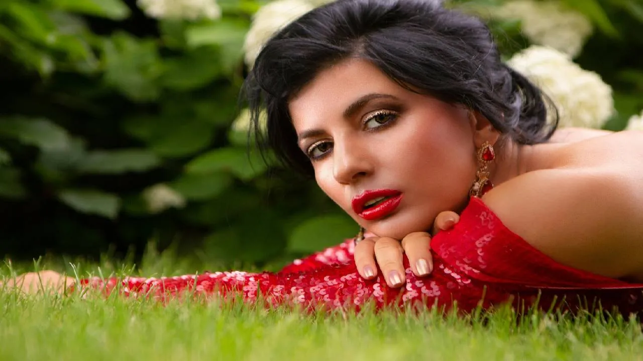 Summer Makeup Tips 2026: ಬೇಸಿಗೆಯಲ್ಲಿ ಮೇಕಪ್‌ ಕಾಪಾಡಿಕೊಳ್ಳಲು ಹೀಗೆ ಮಾಡಿ ನೋಡಿ! - Image 2