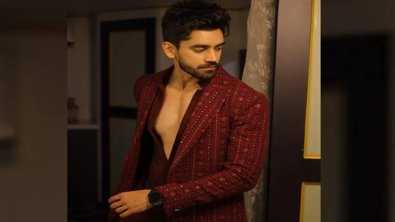 Mens Fashion 2026: ಯುವಕರ ಬಂದ್ಗಾಲ ಜಾಕೆಟ್‌ ಸೆಟ್‌ಗೂ ಸಿಕ್ತು ಗ್ಲಾಮರ್ ಟಚ್‌ - Image 2