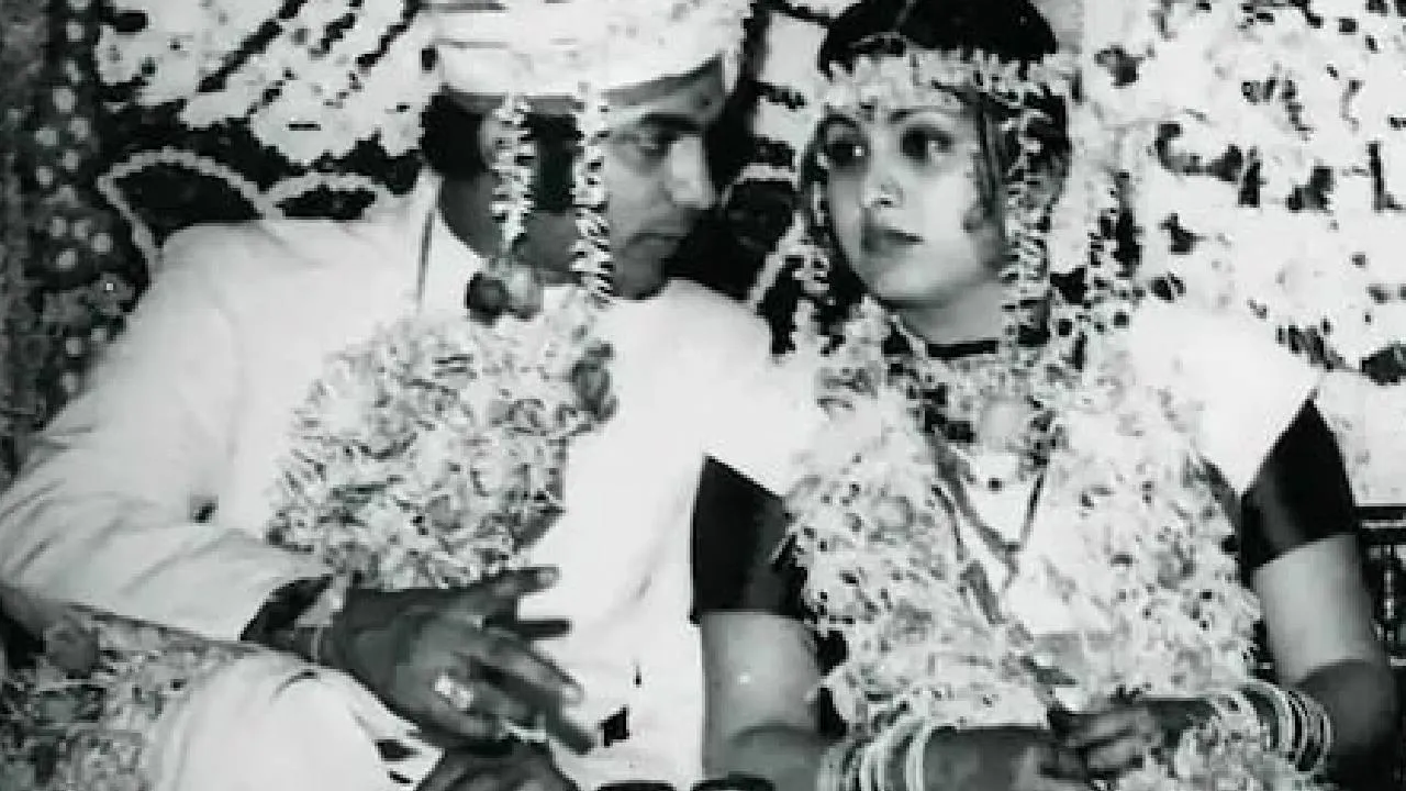 Leena Chandavarkar: ಸಿಎಂ ಮಗನ ಜೊತೆ ಮದ್ವೆ.... 11ನೇ ದಿನಕ್ಕೆ ವಿಧವೆ- ಈ ಖ್ಯಾತ ನಟಿ ಬಾಳಲ್ಲಿ ನಡೆದಿದ್ದು ಅದೆಂಥಾ ದುರಂತ? - Image 2