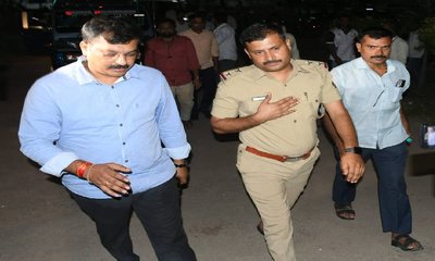 ಲಂಚ ಸ್ವೀಕರಿಸುತ್ತಿದ್ದ ಪಿಎಸ್‌ಐ, ಎಸ್‌ಬಿ ಸಿಬ್ಬಂದಿ ಲೋಕಾಯುಕ್ತ ಬಲೆಗೆ