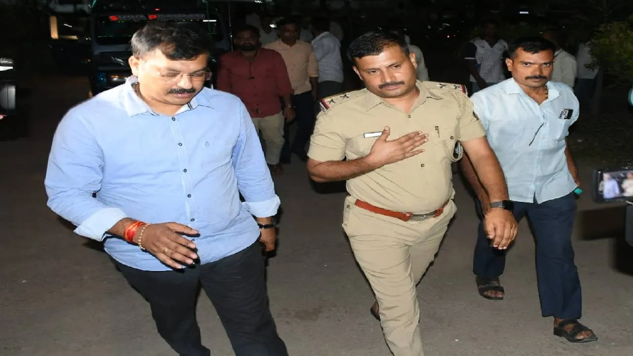 Lokayukta Raid: ಲಂಚ ಸ್ವೀಕರಿಸುತ್ತಿದ್ದ ಸಿಎಂ ಪದಕ ವಿಜೇತ ಅಧಿಕಾರಿ ಲೋಕಾಯುಕ್ತ ಬಲೆಗೆ